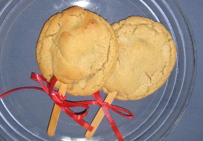 gluten free peanut butter cookie lollipops